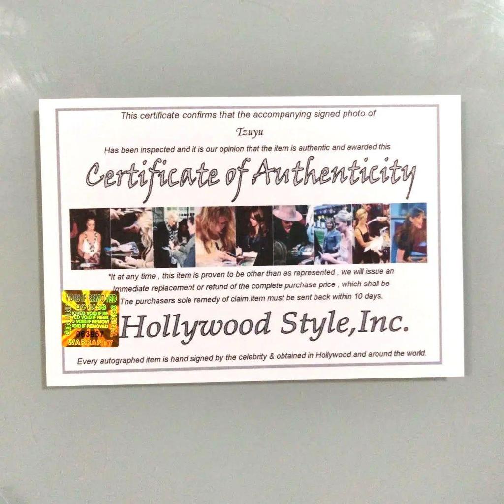 [Б/У] Фотография размером 2L с автографом Цзыюй...