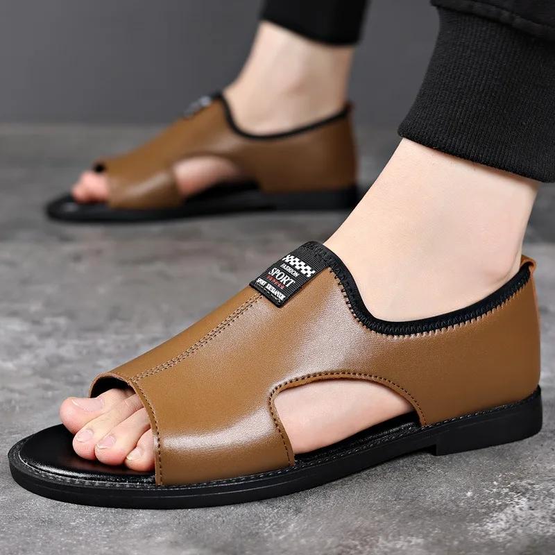 Модные мужские сандалии на плоской подошве из полой кожи, летние новые дизайнерские повседневные мужские сандалии для вождения на открытом воздухе, пляжные мужские сандалии