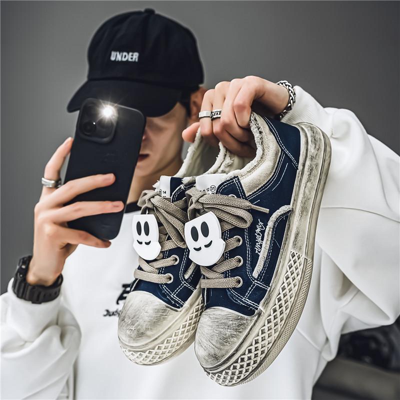 Retro Old Mickey Canvas Shoes Men's 2024 New Versatile Sports and Leisure Board Shoes Heightened Thick Sole Ugly Cute Big Head