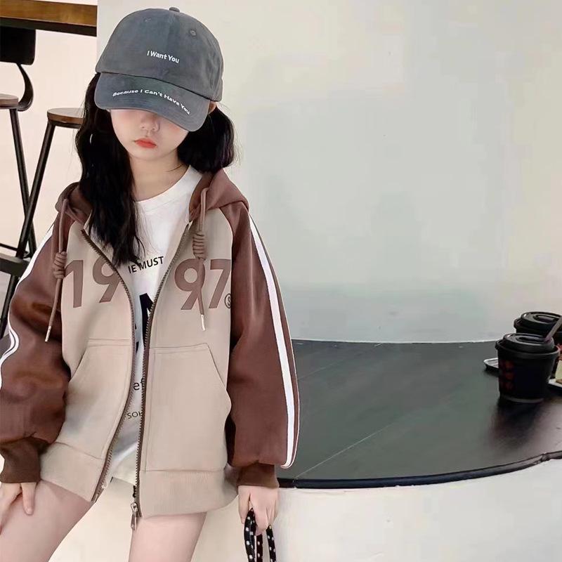 Стильные весенние и осенние куртки для девочек 2024 года - модные спортивные толстовки для детей.