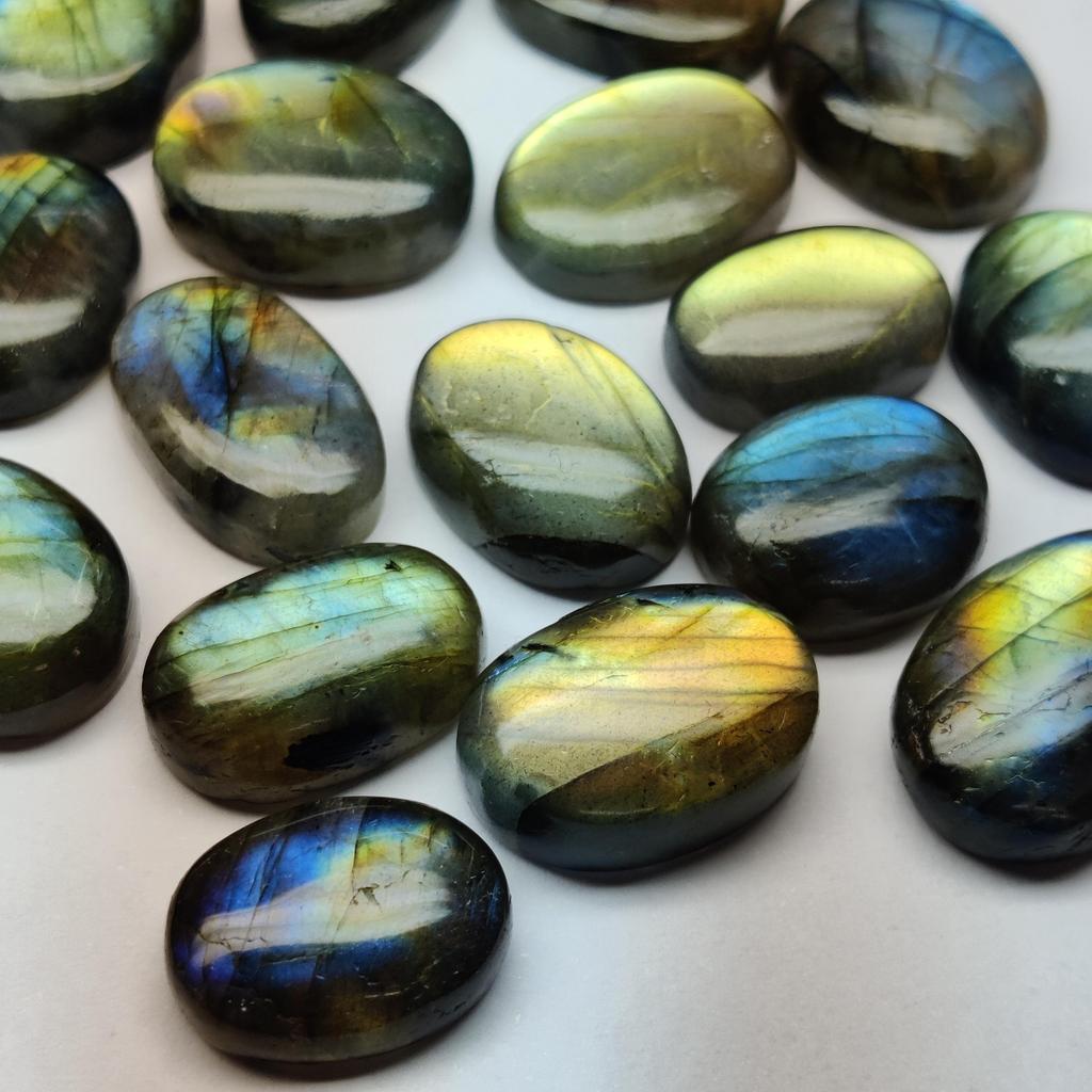 Овальный кабошон размером 12-22 мм, многоцветный блестящий лабрадорит, кабошон лабрадорита, лот драгоценных камней, лот овальной формы, лот для изготовления ювелирных изделий, драгоценный камень лабрадорит.