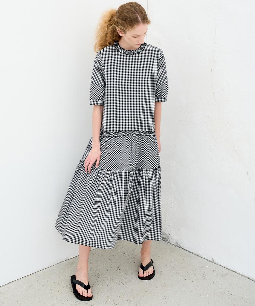 MITTE Frill Shrring Check Dress_Black