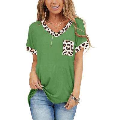 Свободный модный топ с V-образным вырезом и леопардовым принтом, карманом в стиле пэчворк, женская футболка