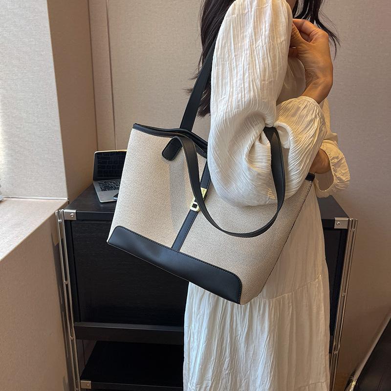 Женская сумка для ручного ношения в дороге 2024 года, новая модная универсальная сумка через плечо большой вместимости, холщовая темпераментная сумка-тоут