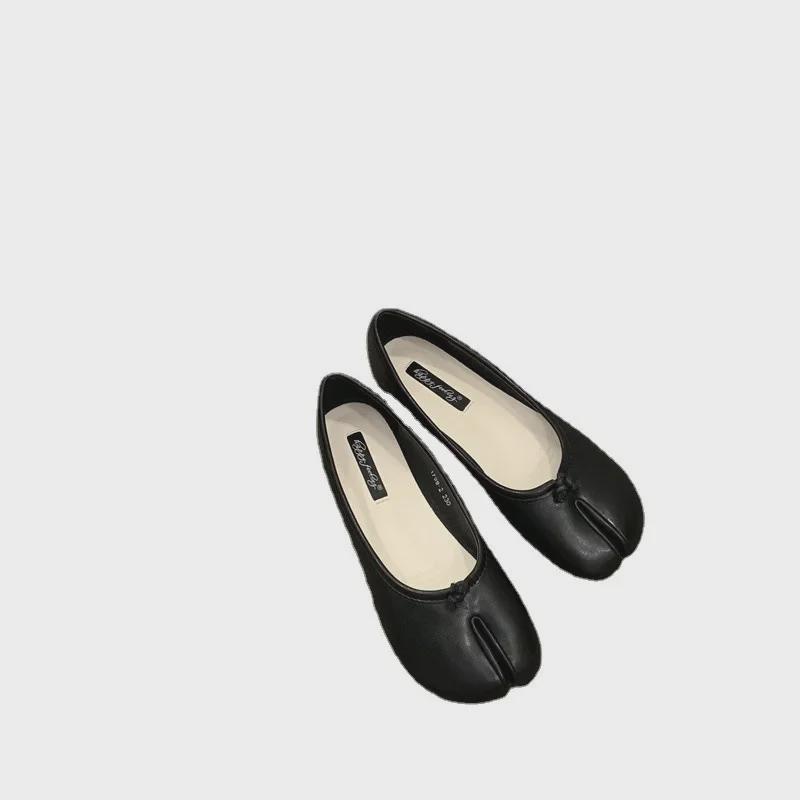 Женские туфли на плоской подошве с раздельным носком и копытом 2024 года на весну, лето и осень