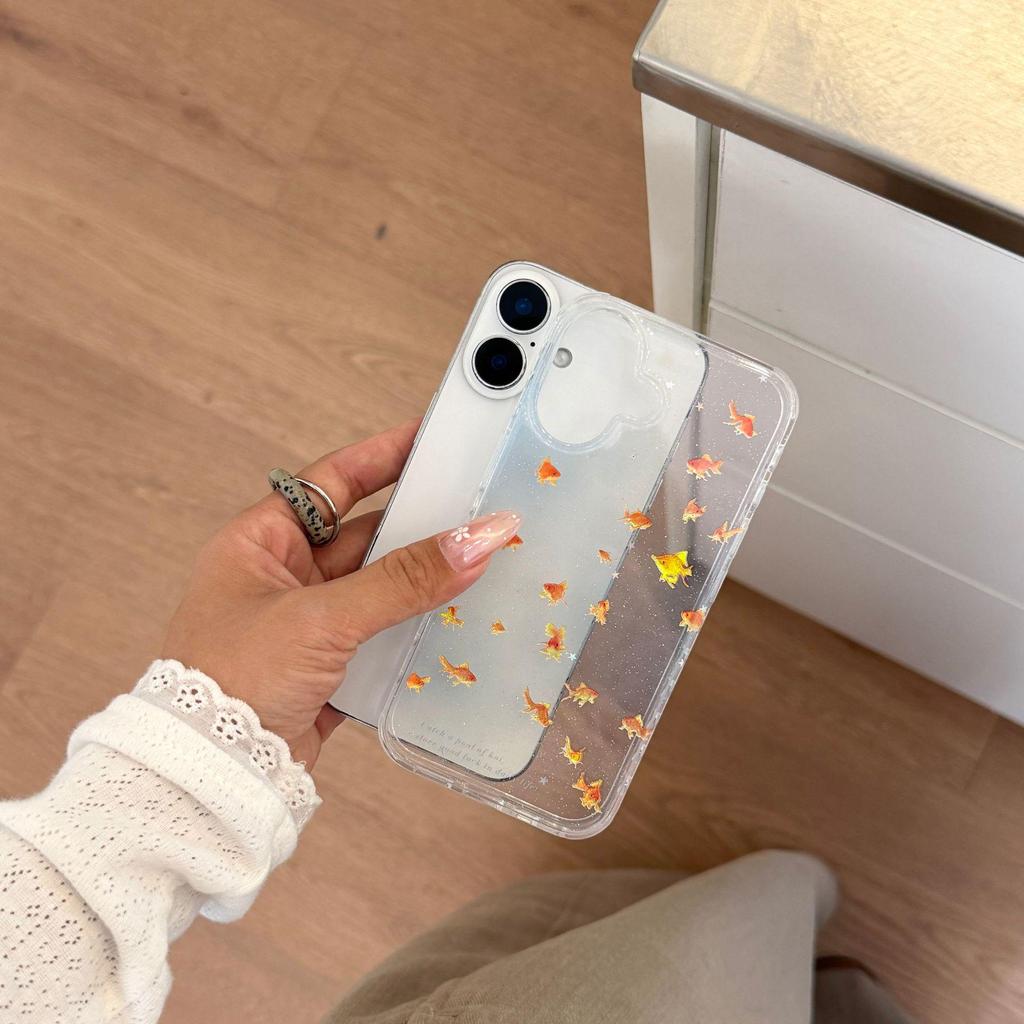 Нишевый чехол-рукоятка с золотой рыбкой для iPhone 14/15/16/17 Pro Max