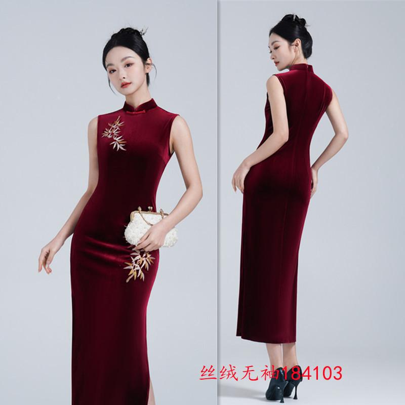 Red velvet long sleeveless embroidered cheongsam spring and summer new fashion improved new Chinese daily slim cheongsam