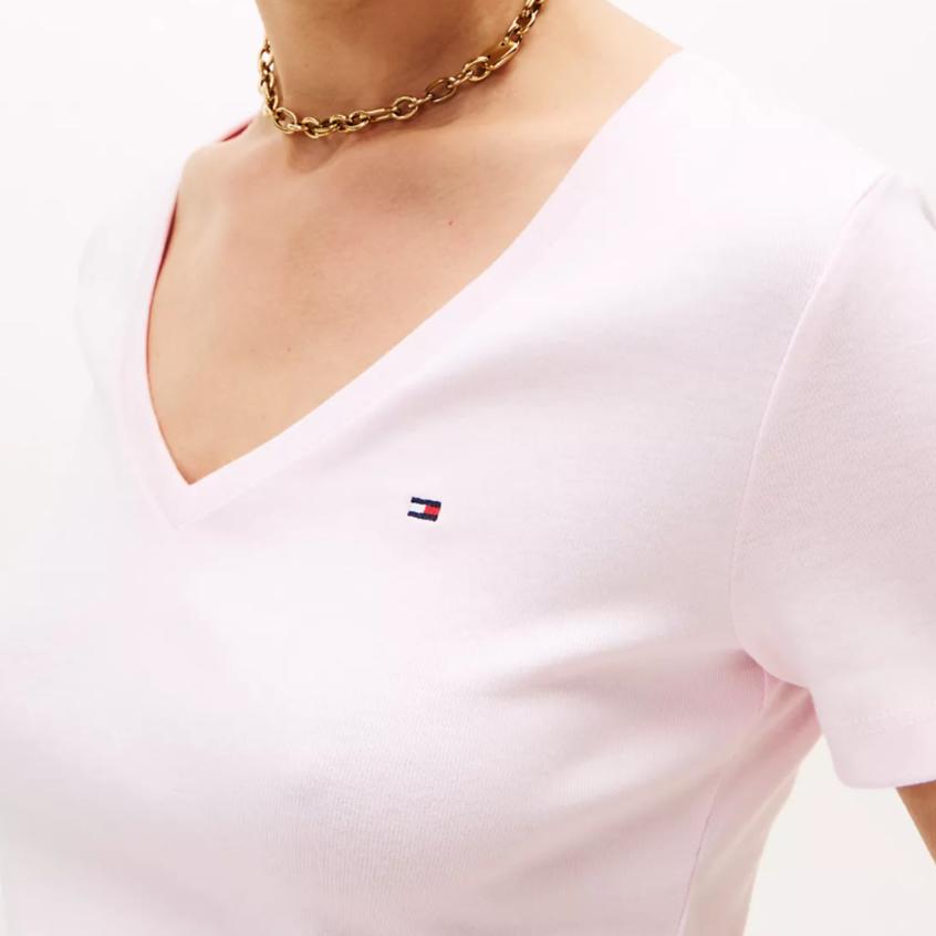 Tommy Hilfiger Однотонная Универсальная Повседневная Футболка с Вышивкой Логотипа, Удобная, Винтажная, Классическая, с V-образным вырезом, с коротким рукавом 76J4887-650