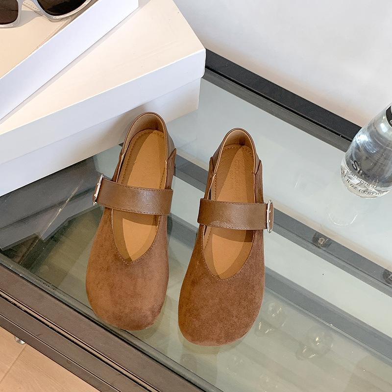 Темпераментные туфли с круглым носком на плоской подошве женские 2025 новые весенне-осенние французские ретро Мэри Джейн маленькие кожаные туфли с открытым верхом для работы