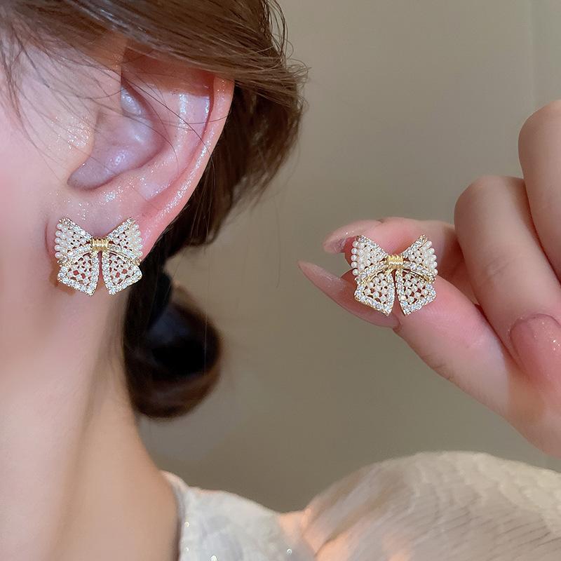 Zircon Bow Artificial Pearl Stud Earrings Exquisite Fashion Earrings Light Luxury Premium Versatile Earrings
