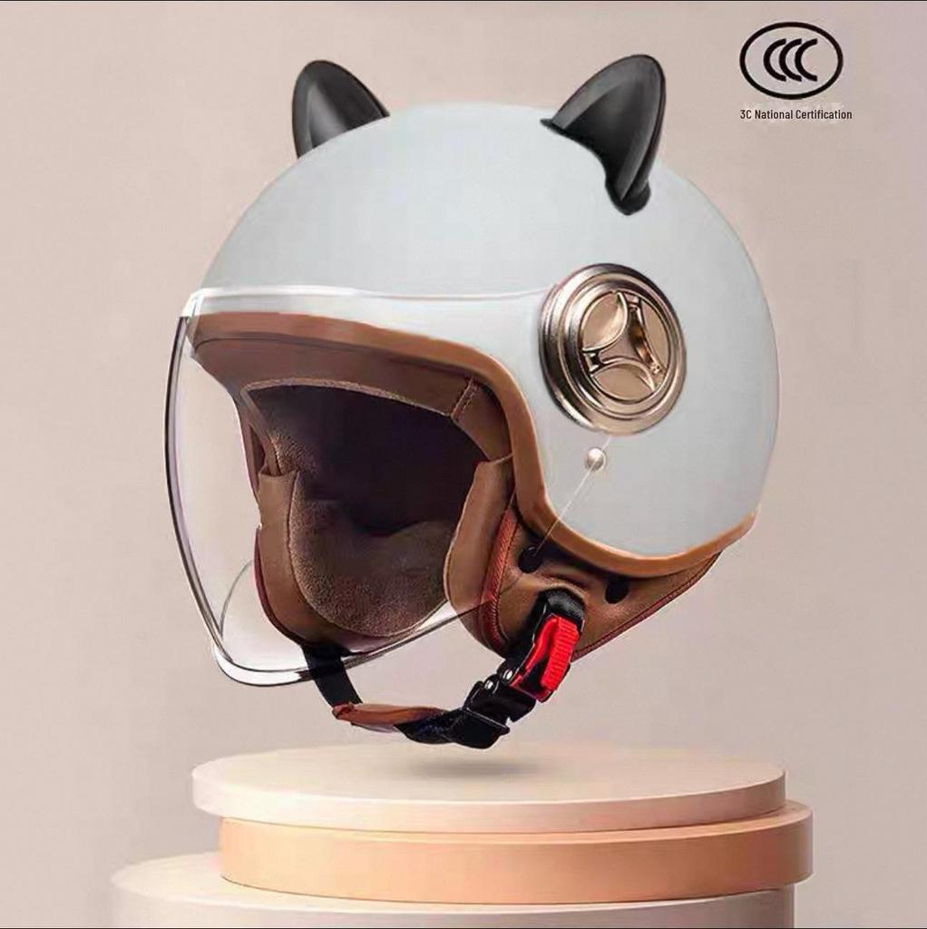 "Universal Retro Gray Motorcycle Helmet, 3C Certified for All Seasons"