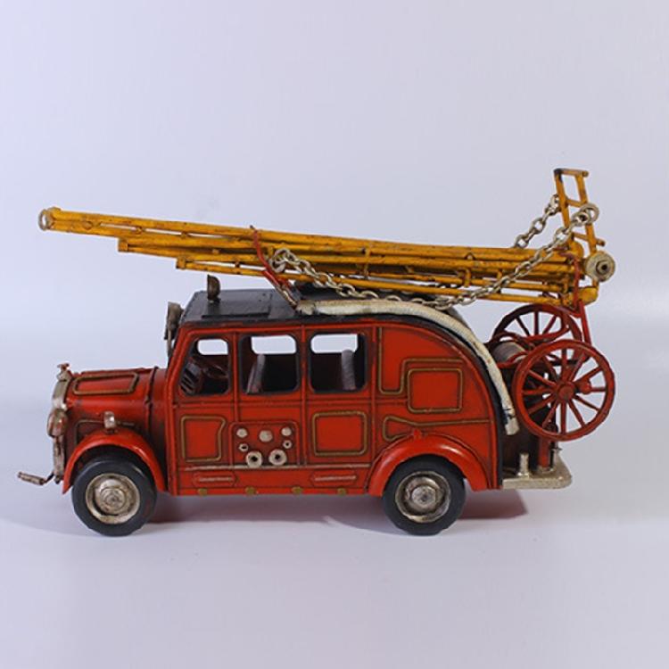 Винтажная модель пожарной машины с лестницей Кованое железо Украшение Общежитие Гостиная
