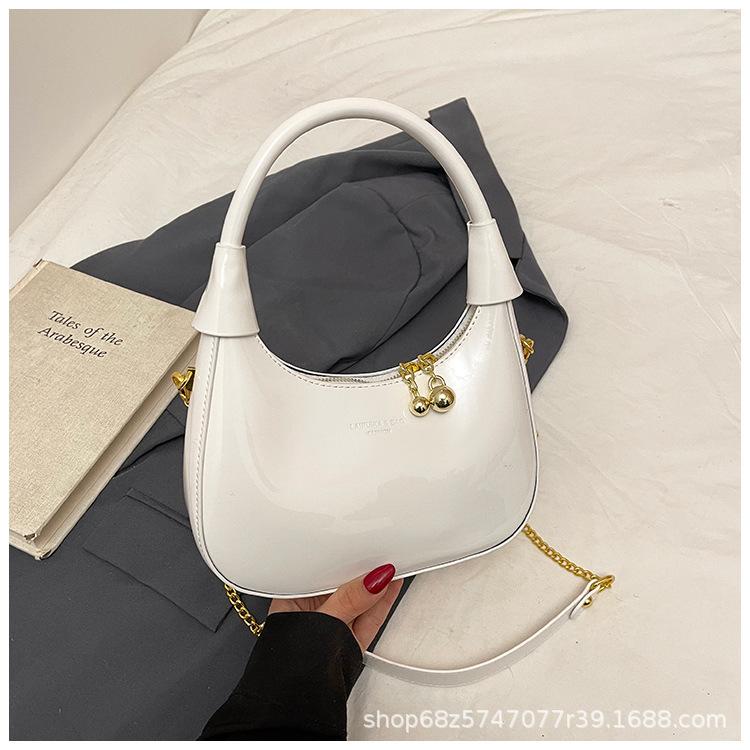 2025 New Handheld Crescent Bag Women's Fashion Patent Leather Underarm Bag Casual Simple Commuter Shoulder Crossbody Women's Bag