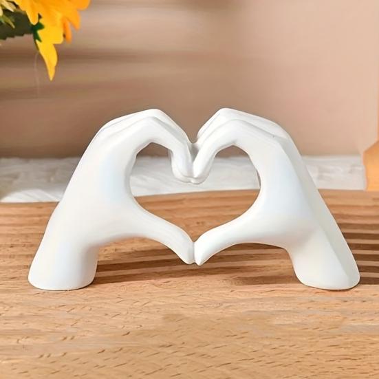 Love Heart Hand Figurine Heart-shaped Gesture Resin Statue Sculpture Home Office Wedding Party Desktop Decoration Ornament