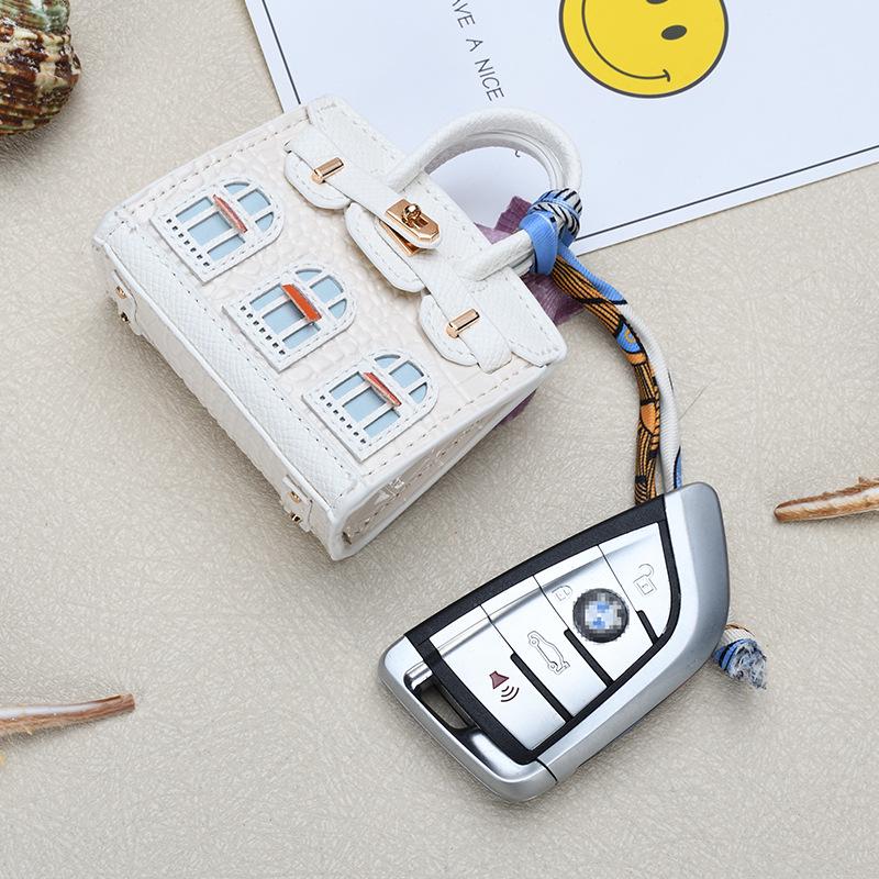 Stylish Mini House Keychain: Platinum Window Coin Purse & Earphone Holder