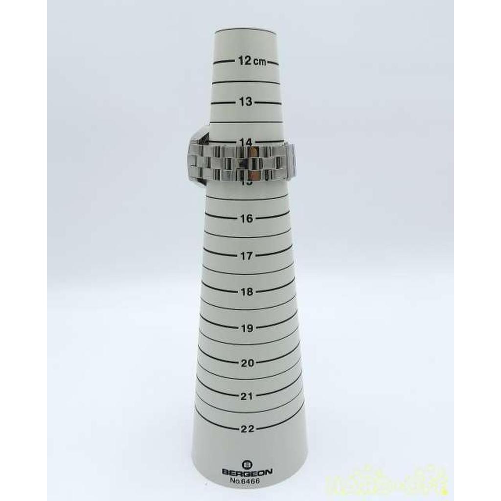 Подержанные кварцевые часы MARC JACOBS