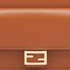 Fendi Багет Однотонный Узор FF Тисненый Золотой Логотип Кожаный Держатель для Карт Женский Держатель для Карт Коричневый 8M0423-AAJD-F1C6J