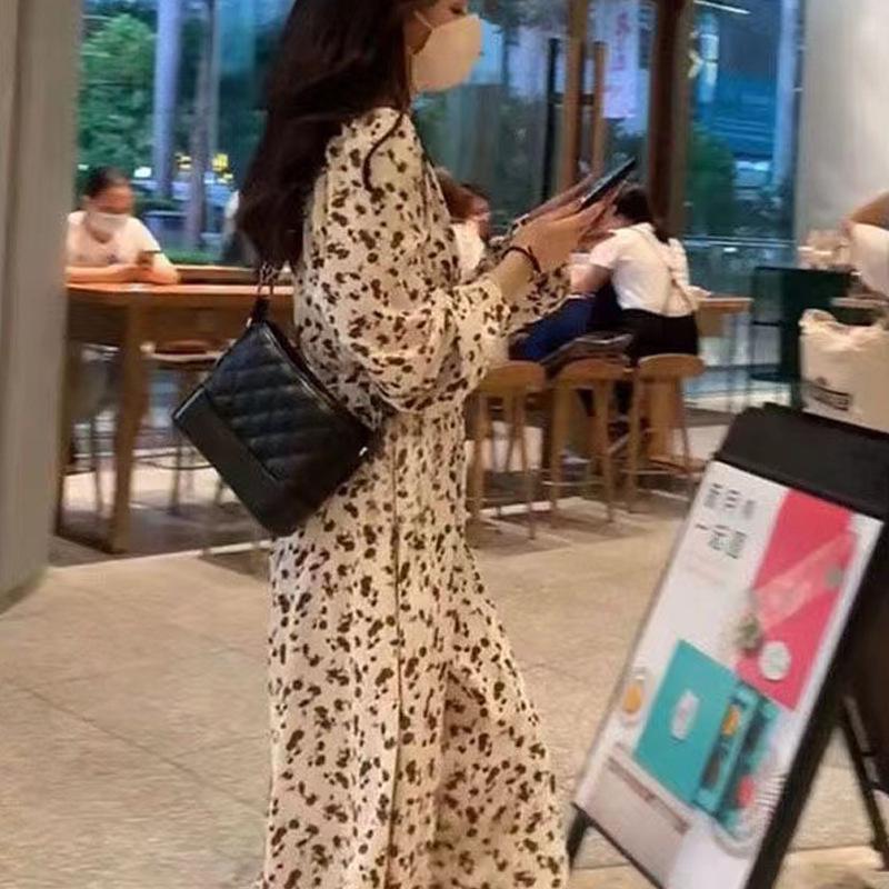 Женское платье 2024 года с V-образным вырезом, цветочным ретро-принтом, в французском стиле, для чаепития - Коллекция Осень/Зима