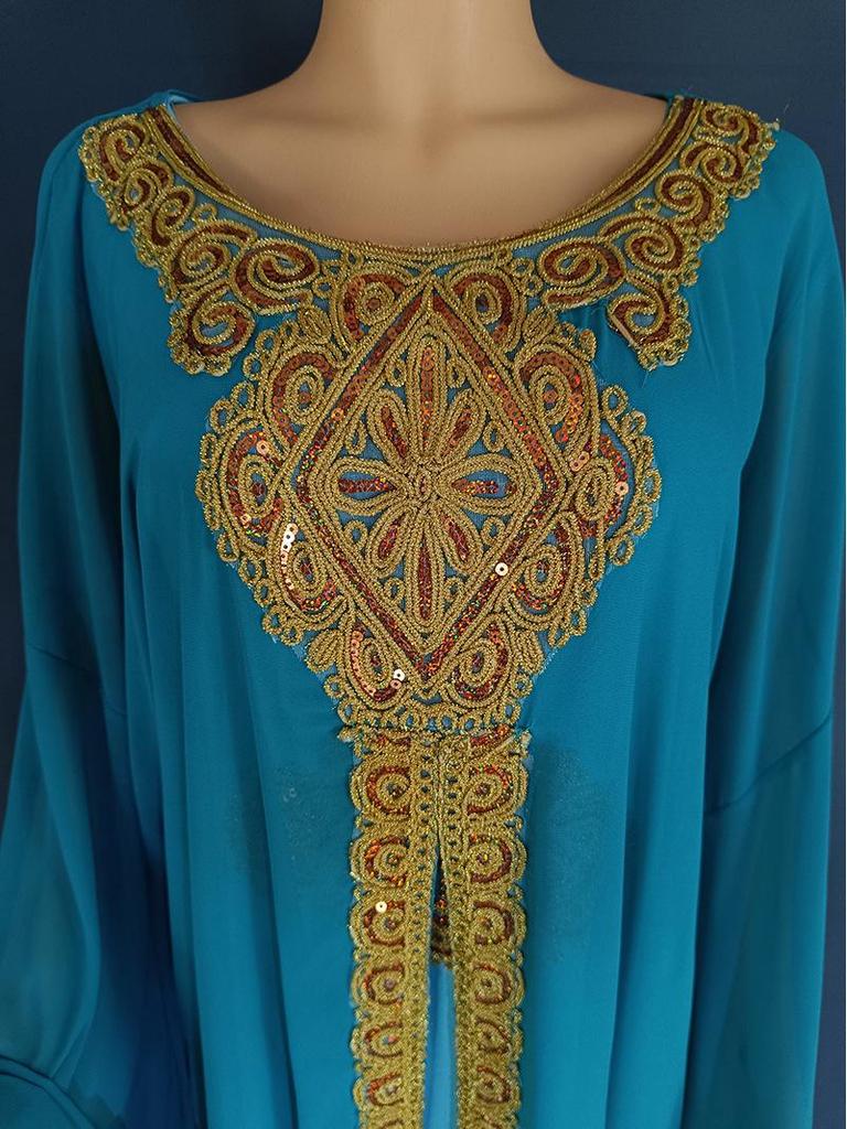 Вышитая расклешенная джалабия с золотым кружевом