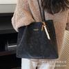 Сумка большой вместимости женская осенне-зимняя универсальная 2025 новая ретро текстура на плечо повседневная рабочая сумка-тоут для поездок