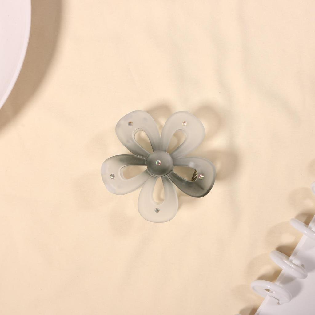 Матовый крабик для волос в форме цветка конфетного цвета – Пятилепестковый дизайн для женщин