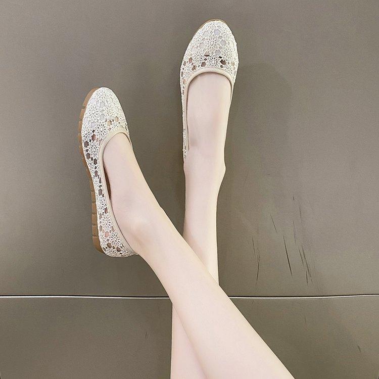 Breathable Hollow Shoes Women's Summer 2025 New White Shoes Soft Bottom Breathable Hollow Shoes Flat Shoes Sweet