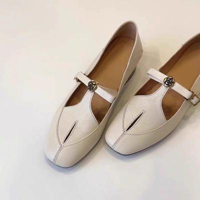 Версия из коровьей кожи~ ретро туфли Мэри Джейн из перфорированной кожи с пряжкой на одно слово, женские универсальные туфли из мелкой кожи с квадратным носком и камелией