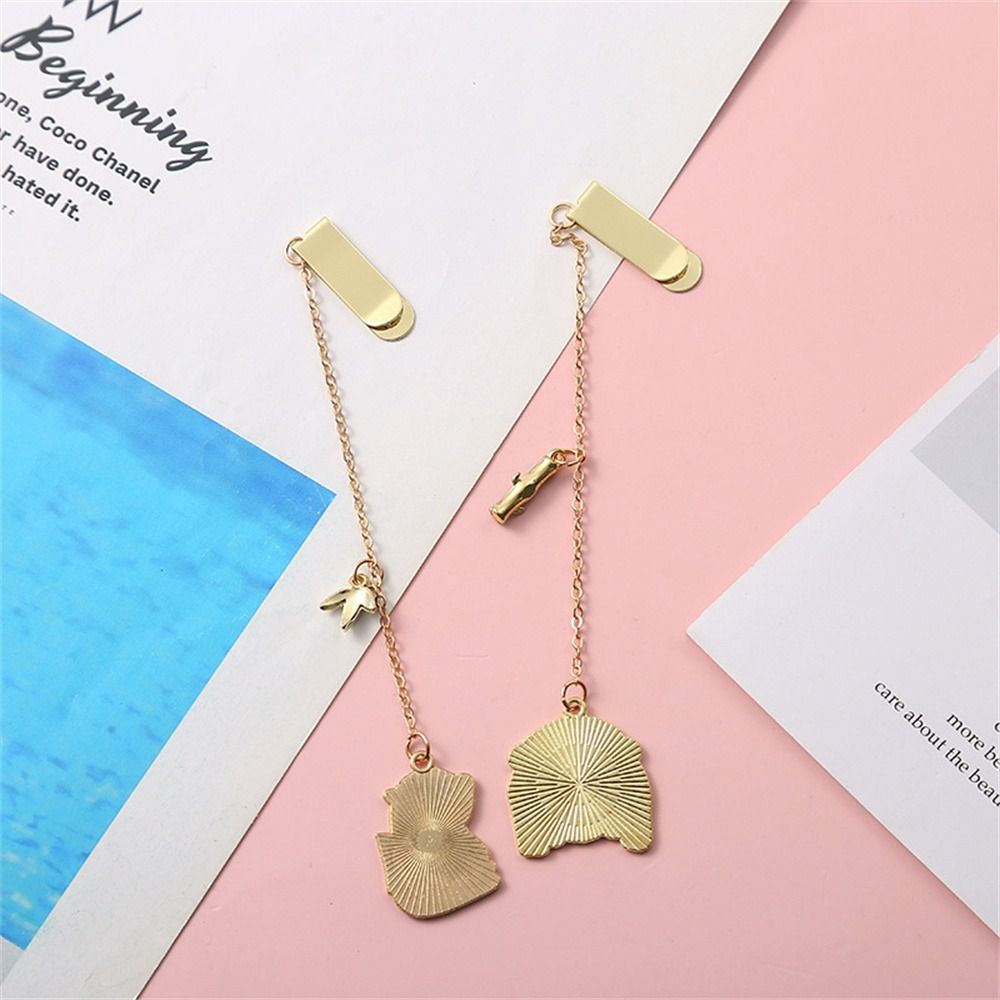 Reading Book mark for Pages Student Cute Paper Clip Metal Bookmark Panda Pendant Panda Bookmark