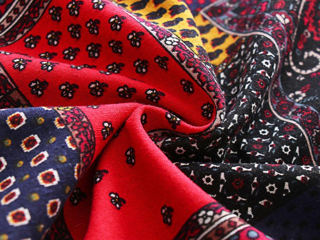 2023 Осень/Зима Хлопковое пальто с капюшоном в этническом стиле - европейская и американская мода, свободный крой, смесь хлопка и льна с бархатной подкладкой для женщин