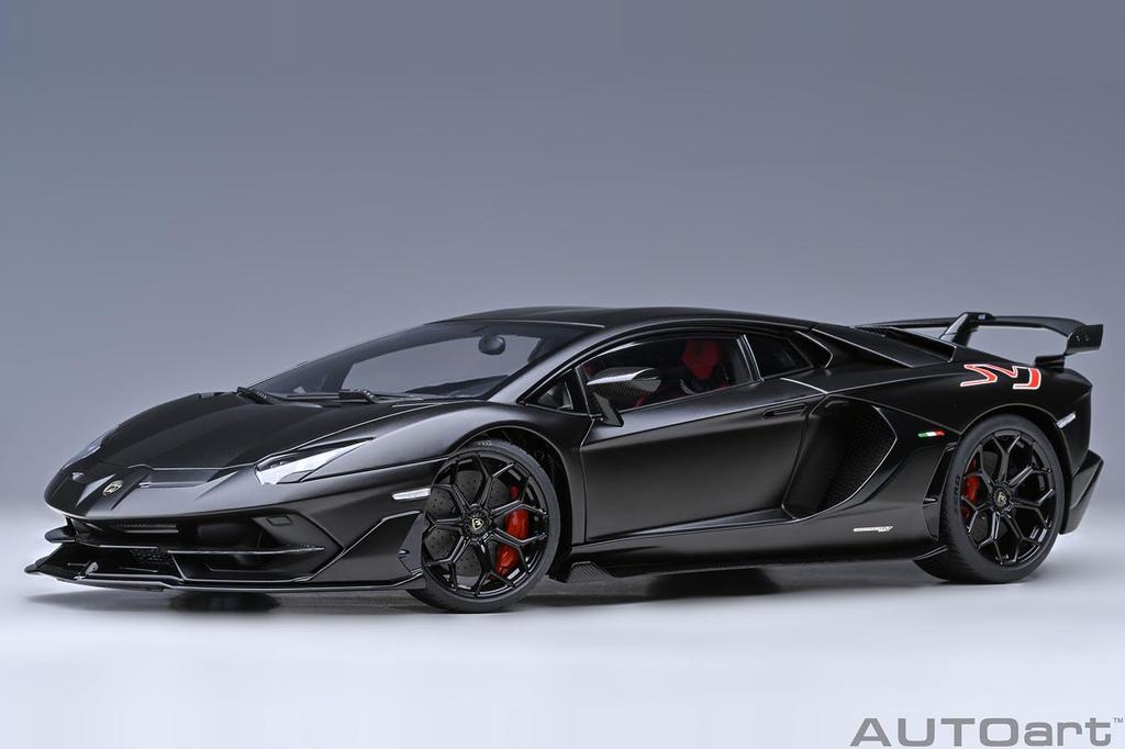AUTOart AUTOart Lamborghini Aventador SVJ Матово-черный Готовый продукт 1/18