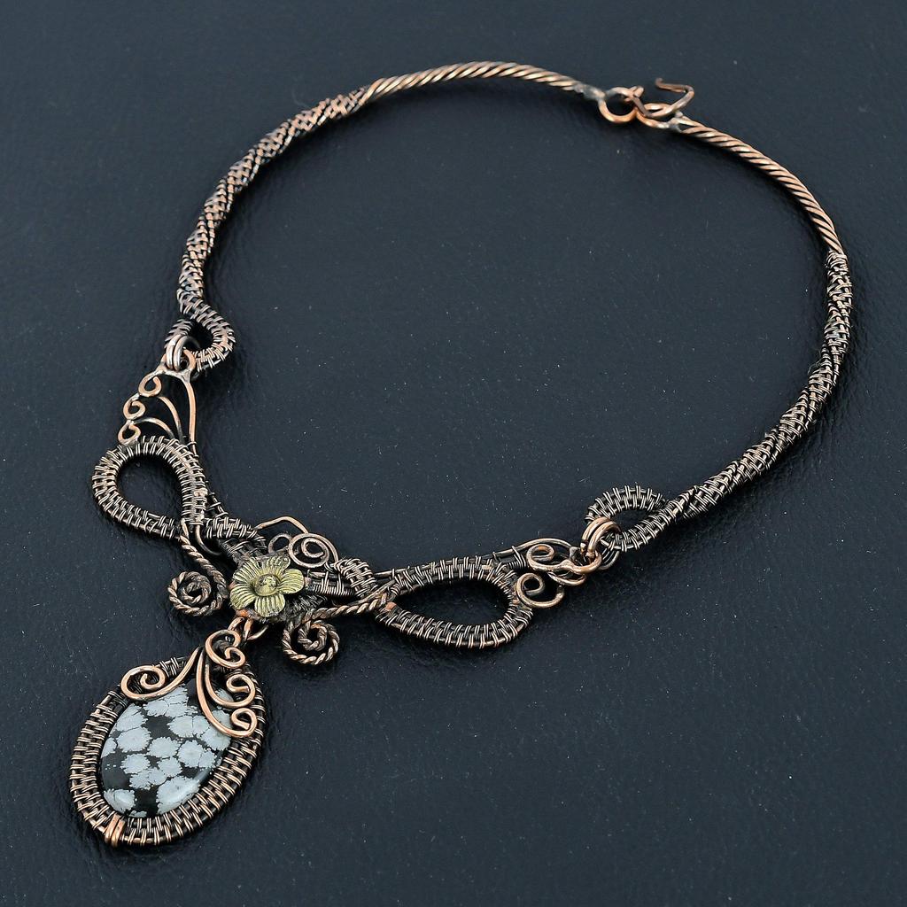 Ожерелье из обсидиана снежного, обернутое медной проволокой 999 пробы, ожерелье из драгоценного камня ручной работы, изящное ювелирное украшение, ожерелье с регулируемой цепочкой, подарок для нее