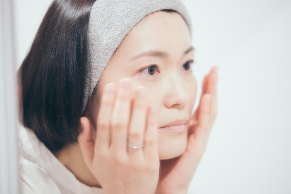 LIOVERITE Total Skin Milk Emulsion 200 мл Высокое содержание человеческих керамидов Фокусируется на резидентных бактериях кожи Увлажняющее внутреннее сухое эфирное масло