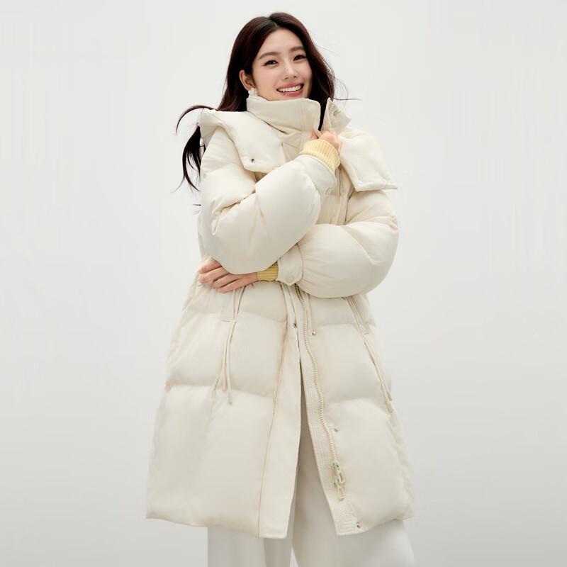 Женский пуховик с капюшоном и воротником-стойкой