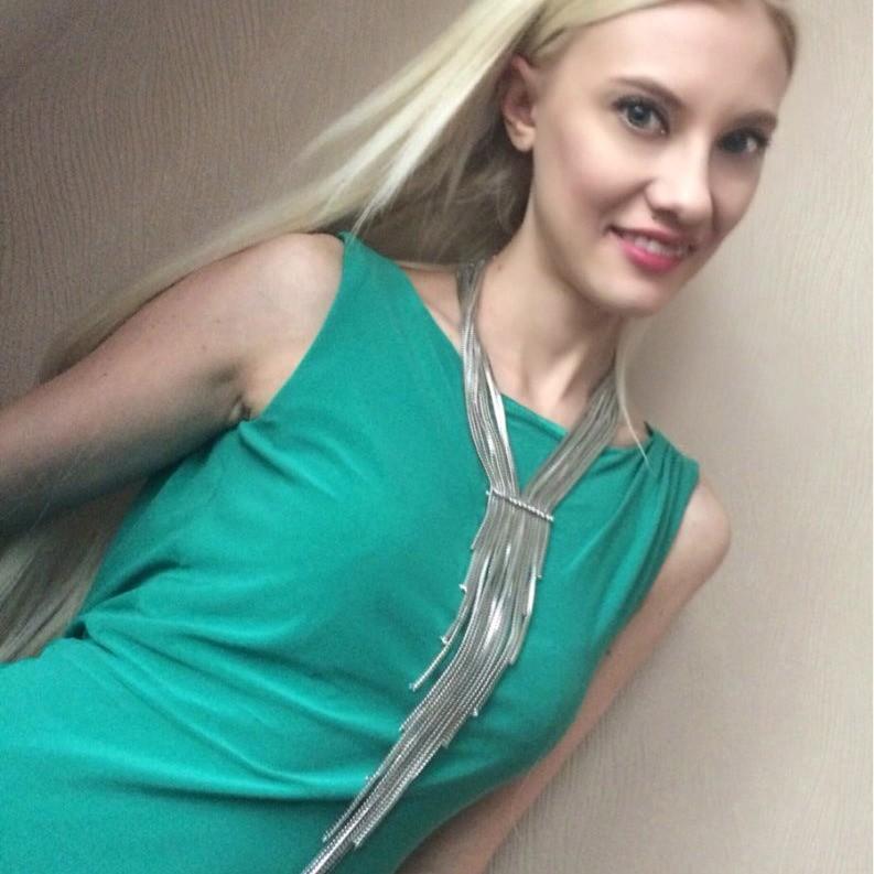 Rhinestone Fashionable Decorative Long Tassel Design Women Necklace Metal