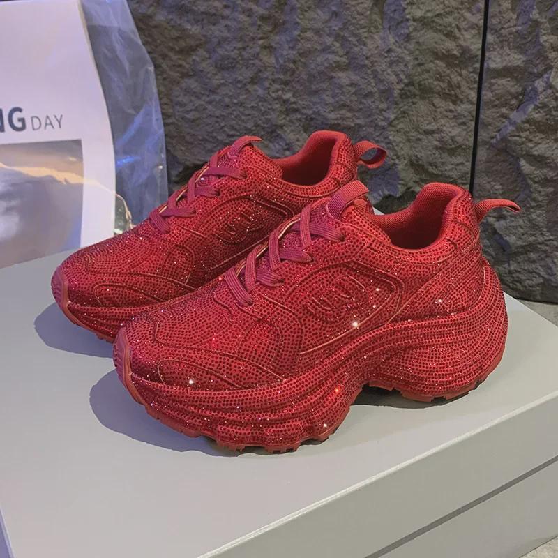 «Женские туфли для папы со стразами — модный, визуально увеличивающий рост стиль осени 2024 года с толстой подошвой для повседневной носки»