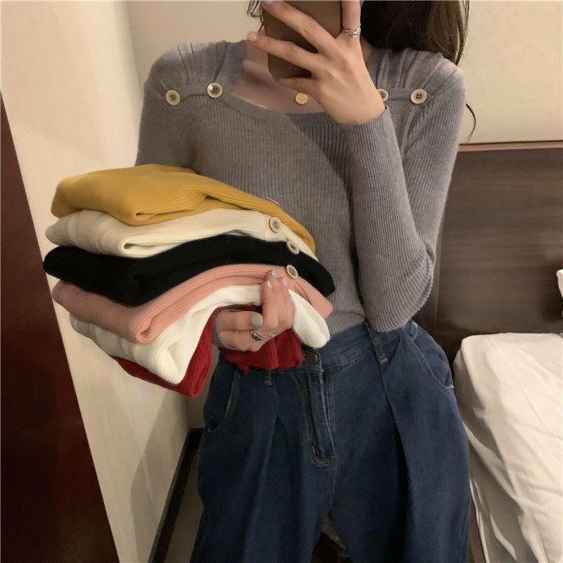 Осенние вязаные топы с длинными рукавами, модные пуговицы с украшением, свитера с квадратным воротником, корейские однотонные облегающие пуловеры для женщин 28523
