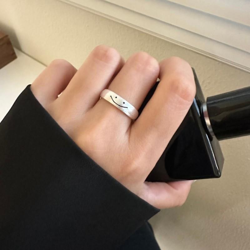 Trendy Minimalist Korean Vintage Stacking Rings for Women - Influencer-Approved Light Luxury Style.