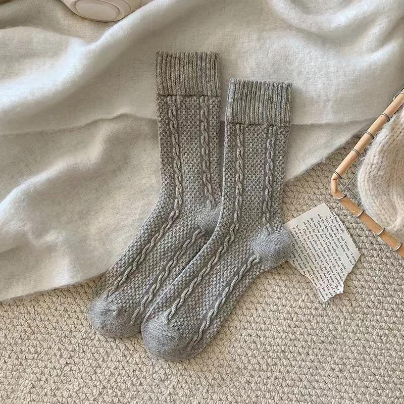 Осенние и зимние шерстяные женские носки Twist Retro Simple Solid Color Mid-tube Socks Серые толстые теплые женские носки