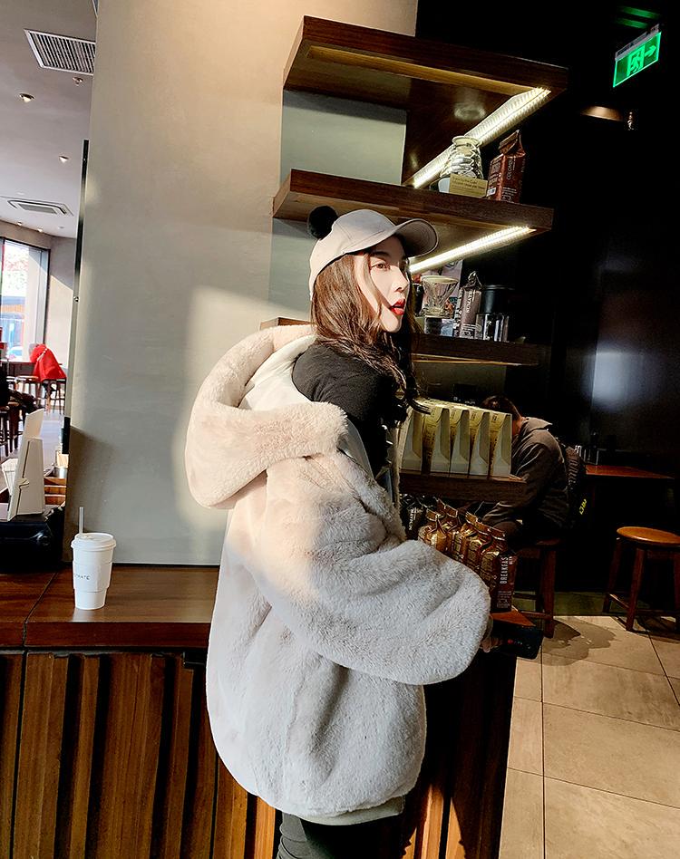 Женская шубка из искусственного меха