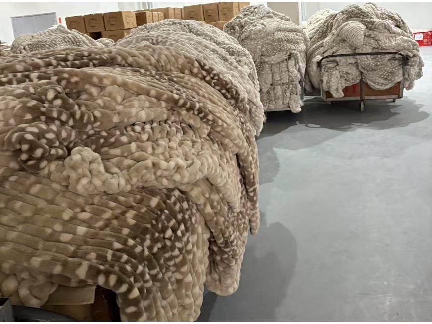 Плед из спандекса с эластичным принтом тай-дай и кроличьим мехом для осени и зимы - Толстый, теплый, мягкий