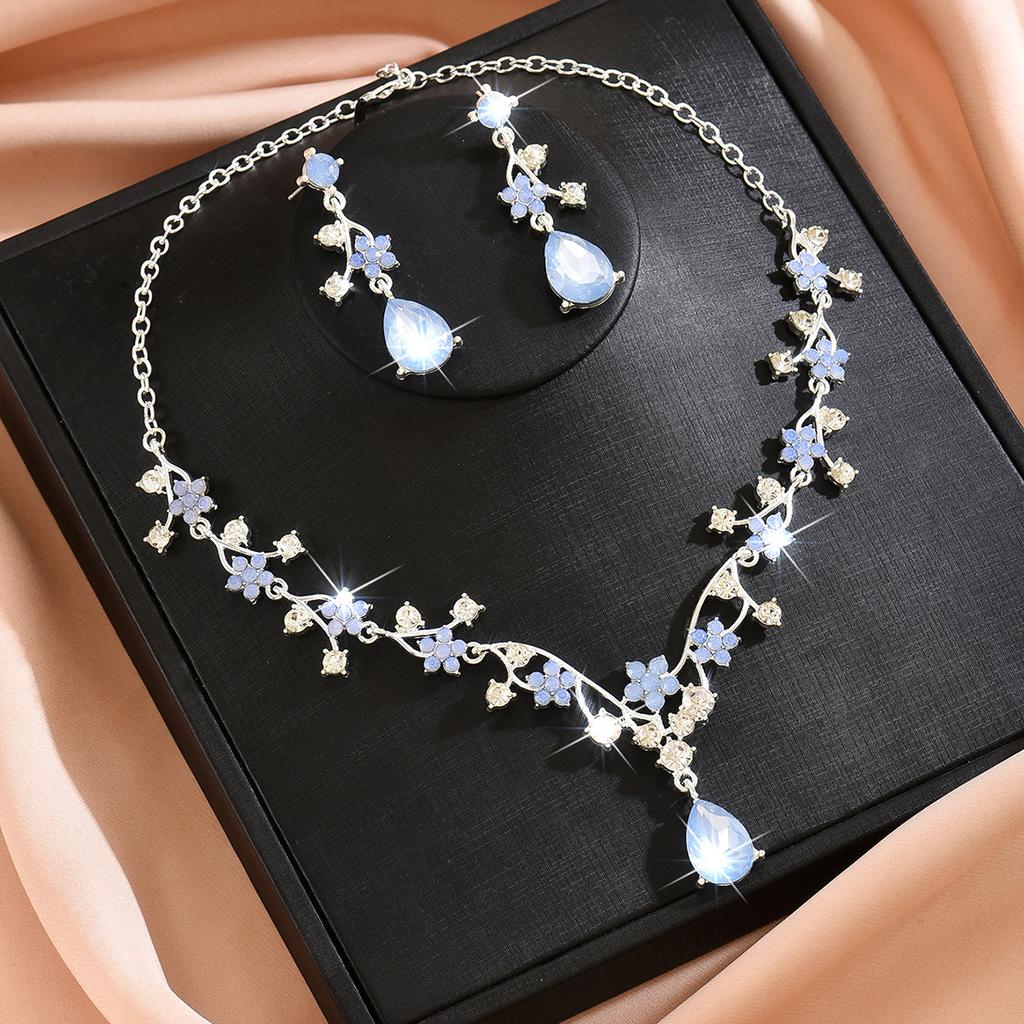 Korean Version Sweet and Lovely Romantic Necklace Earring Two-piece Set Suitable for Taking Wedding Photos and Parties