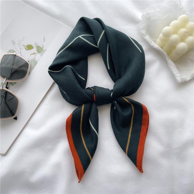 Дизайнерский велюровый квадратный шарф для женщин, шейный платок, галстук, модный маленький клетчатый шарф для волос на запястьях, новый платок, бандана 