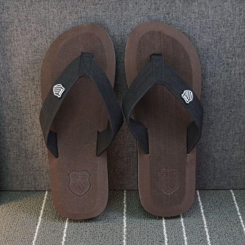 Versatile Mens Beach Slippers With Eva Material And Comfortable Foam Sole