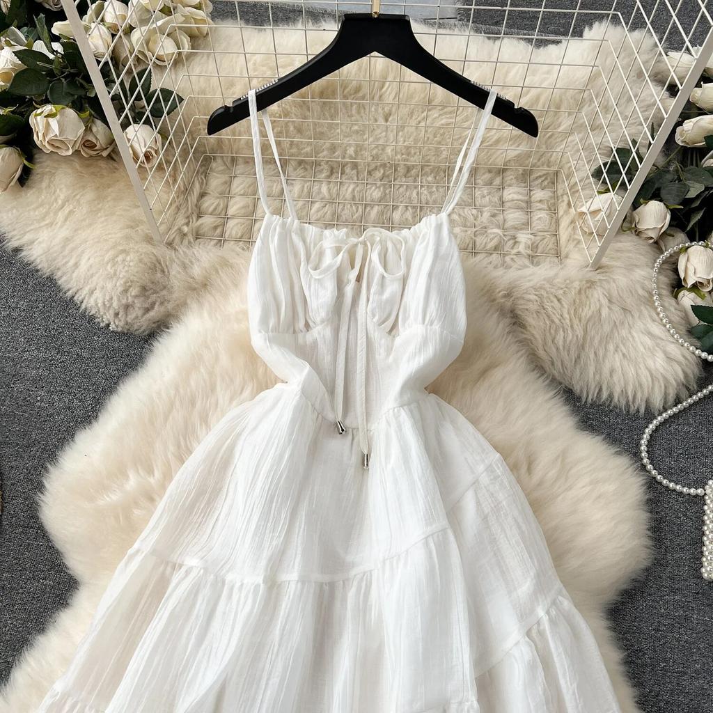 Маленькая одежда с милым бантом и квадратным воротником, облегающие короткие юбки с оборками, сексуальное платье на бретельках с открытой спиной