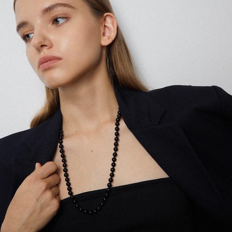 Рекомендуемое ожерелье из черного агата: Женский чокер из меди с покрытием из 18-каратного золота, легкая роскошь в стиле ретро с черными бусинами, идеально подходит для свитеров.