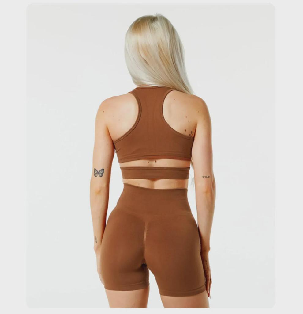 Бесшовный комплект для европейской и американской йоги: Красивый бюстгальтер на спине и шорты с высокой талией