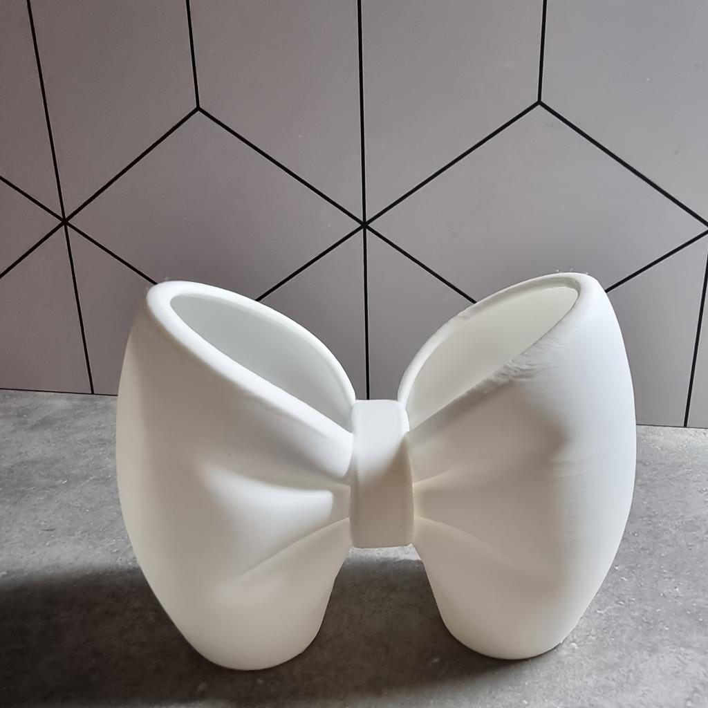 Adorable Bow-Shaped Toothbrush Holder - Cute Bow Plastic Standalone -Mounted Suitable for Bathroom & Bedroom -Space-Saving Hygienic Toothbrush Storage