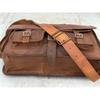 Мужская сумка-мессенджер из натуральной коричневатой кожи в винтажном стиле для ноутбука