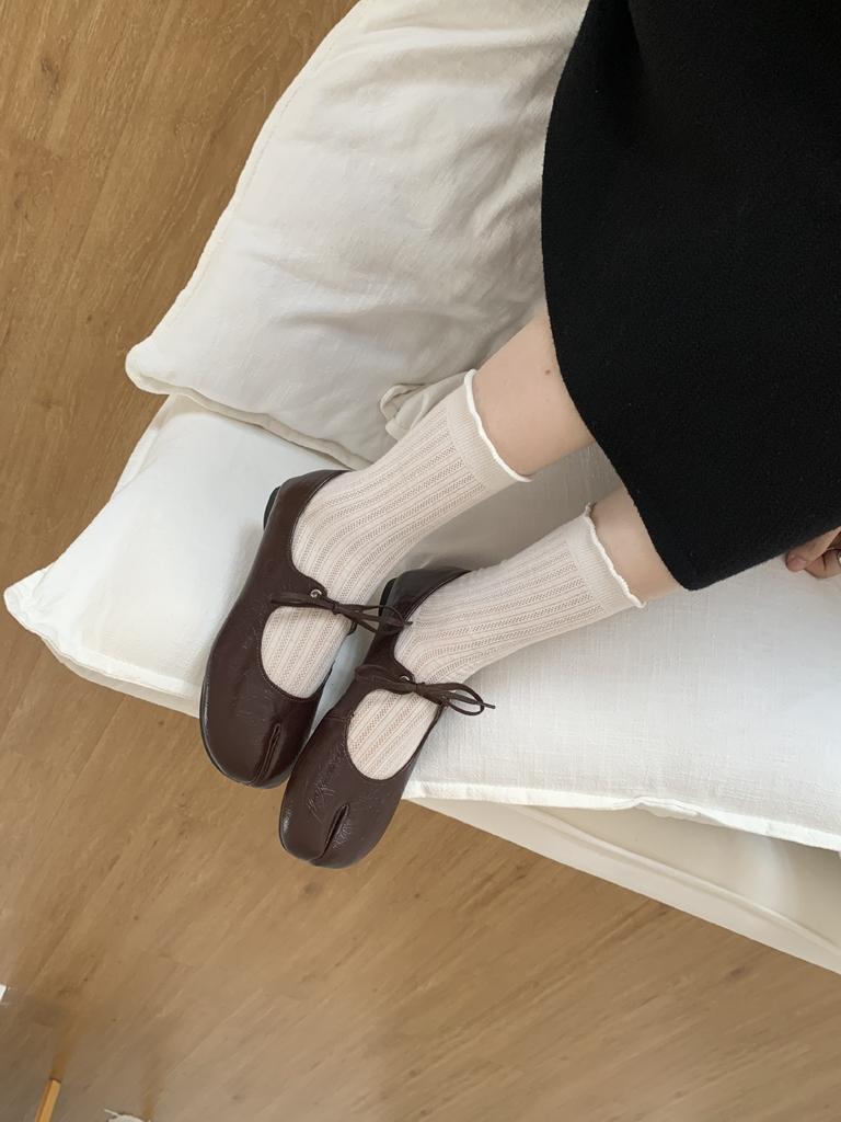 Fashion IPPEUM Tabi Shoes For Women 2025 New Fall Fashion Black PU Leather Split Toe Ballet Flats