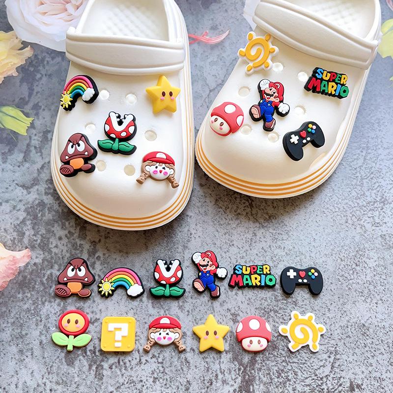 Мультяшные подвески для обуви: ПВХ пряжки для Crocs, сандалий и пляжной обуви, сделанные своими руками.